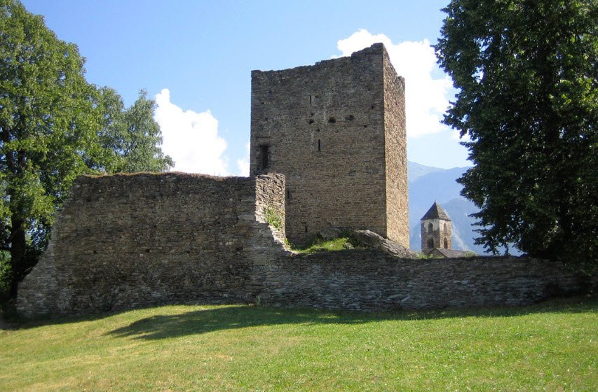 Hohenrätien Castle, Switzerland, Switzerland